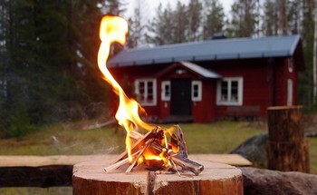 Außenbeleuchtung und Feuerkörbe