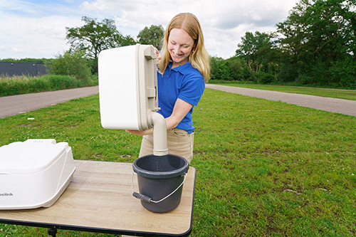 Tragbare Obelink Sani Travel Campingtoilette leeren